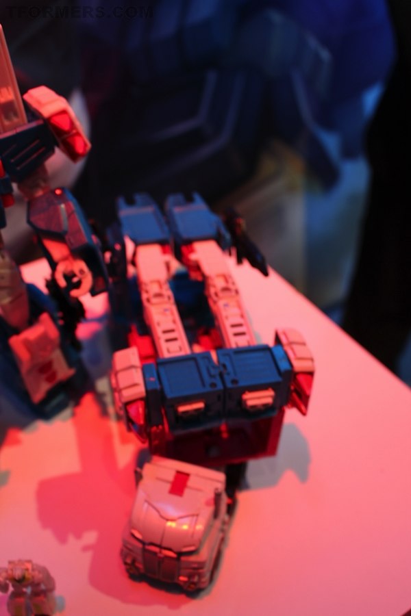 Toy Fair 2015   First Looks At Ultra Magnus And Minimus Ambus Combiner Wars Figures Images  (61 of 130)